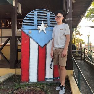 Meet your Posher, Edgardo e.